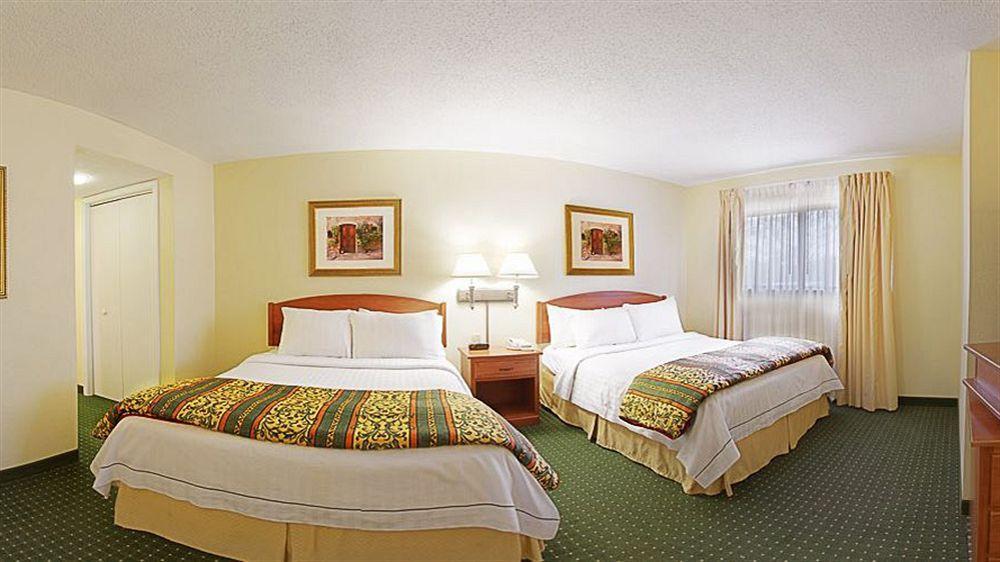 Hotel Sonesta Simply Cleveland Airport