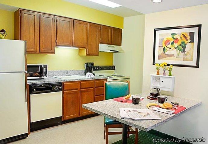 Sonesta Simply Cleveland Airport 3*