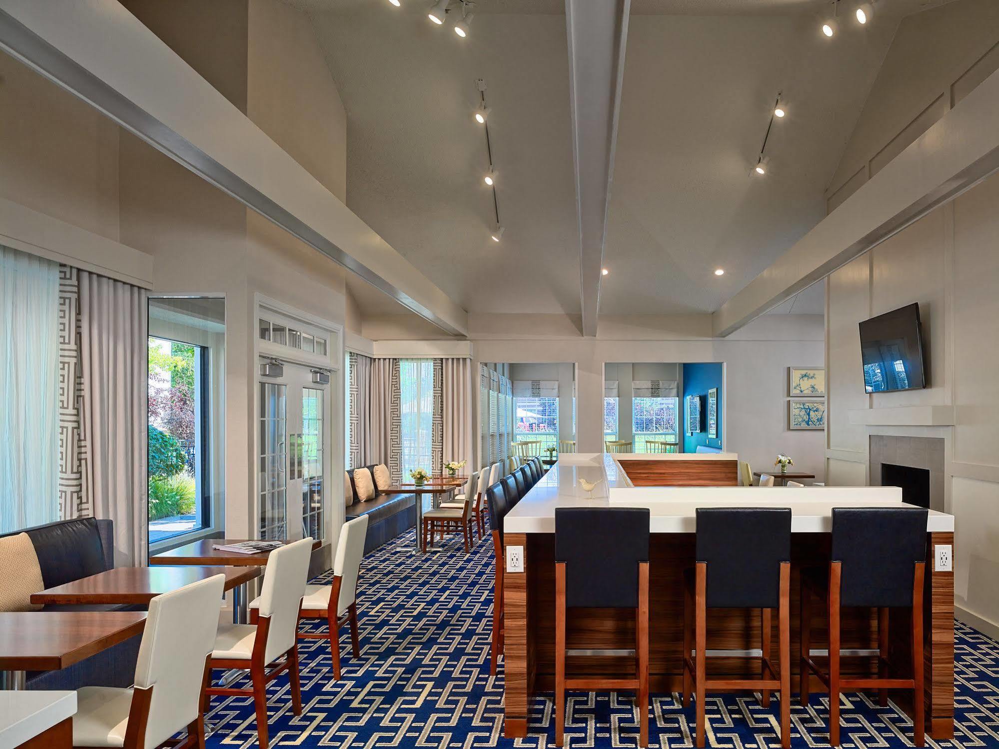 Sonesta Simply Cleveland Airport Hotel 3*