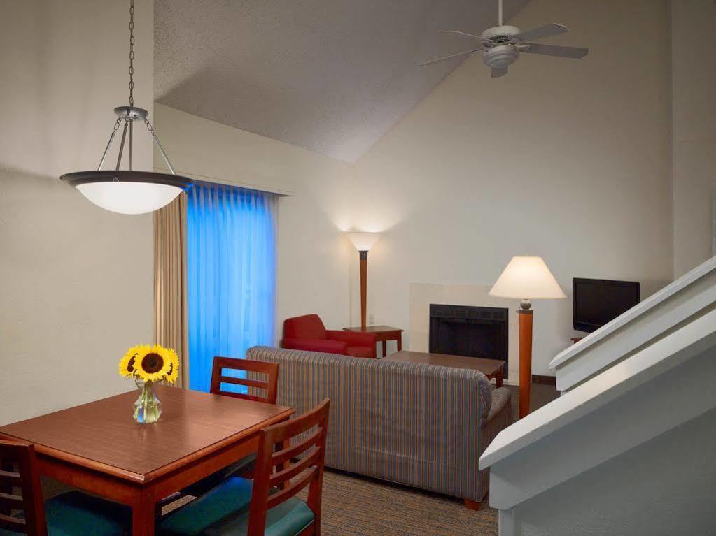 Sonesta Simply Cleveland Airport 3*