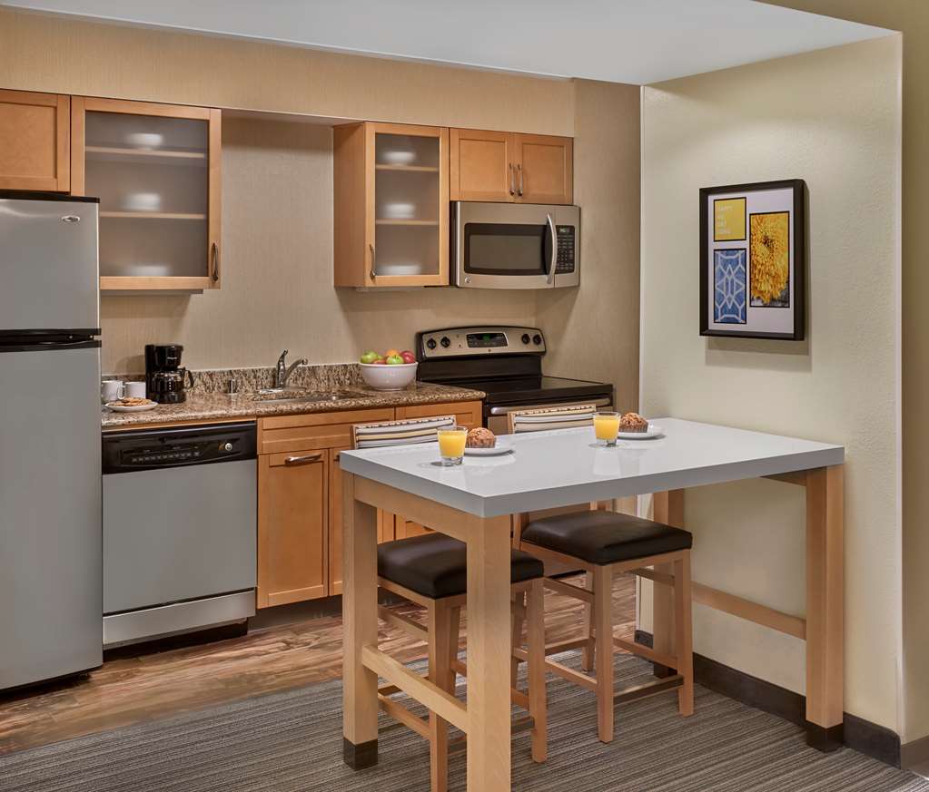 Sonesta Simply Cleveland Airport Hotel