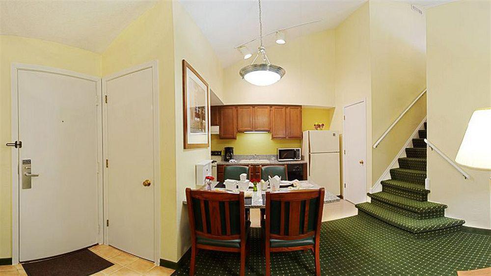 Sonesta Simply Cleveland Airport Middleburg Heights